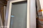 3 lags fastkarmsvindu (1985 x 585 mm.) Heltre hvitmalt.