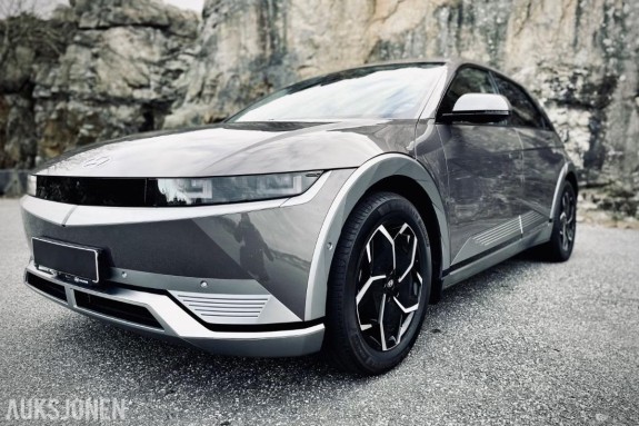 2022 Hyundai IONIQ 5 Long Range RWD Premium - AUTOMAT ADAPTIV CRUISEKONTROLL HUD SKINN EU OK 11.2027   