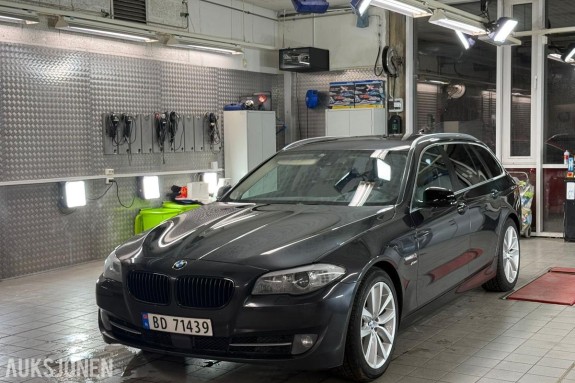 2011 BMW 530D XDRIVE 258HK AUTOMAT, HENGERFESTE, SKINNSETER