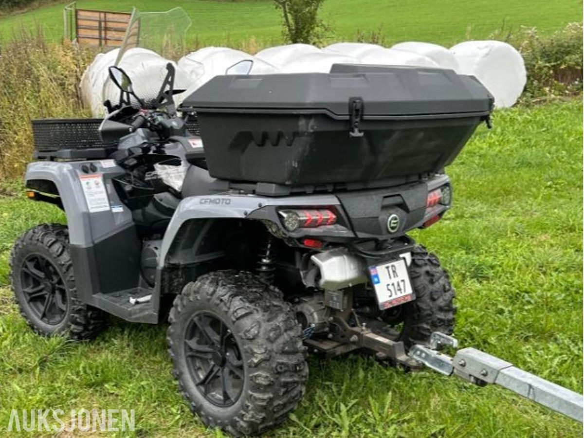 2024 CFMOTO 850 ATV MED HENGER, BRØYTESKJÆR OG SANDSTRØER