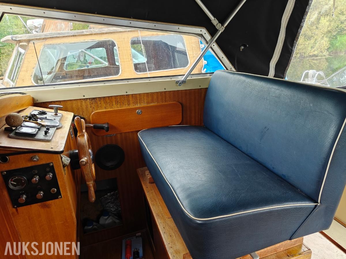 1975 Risør 27 med akter kabin