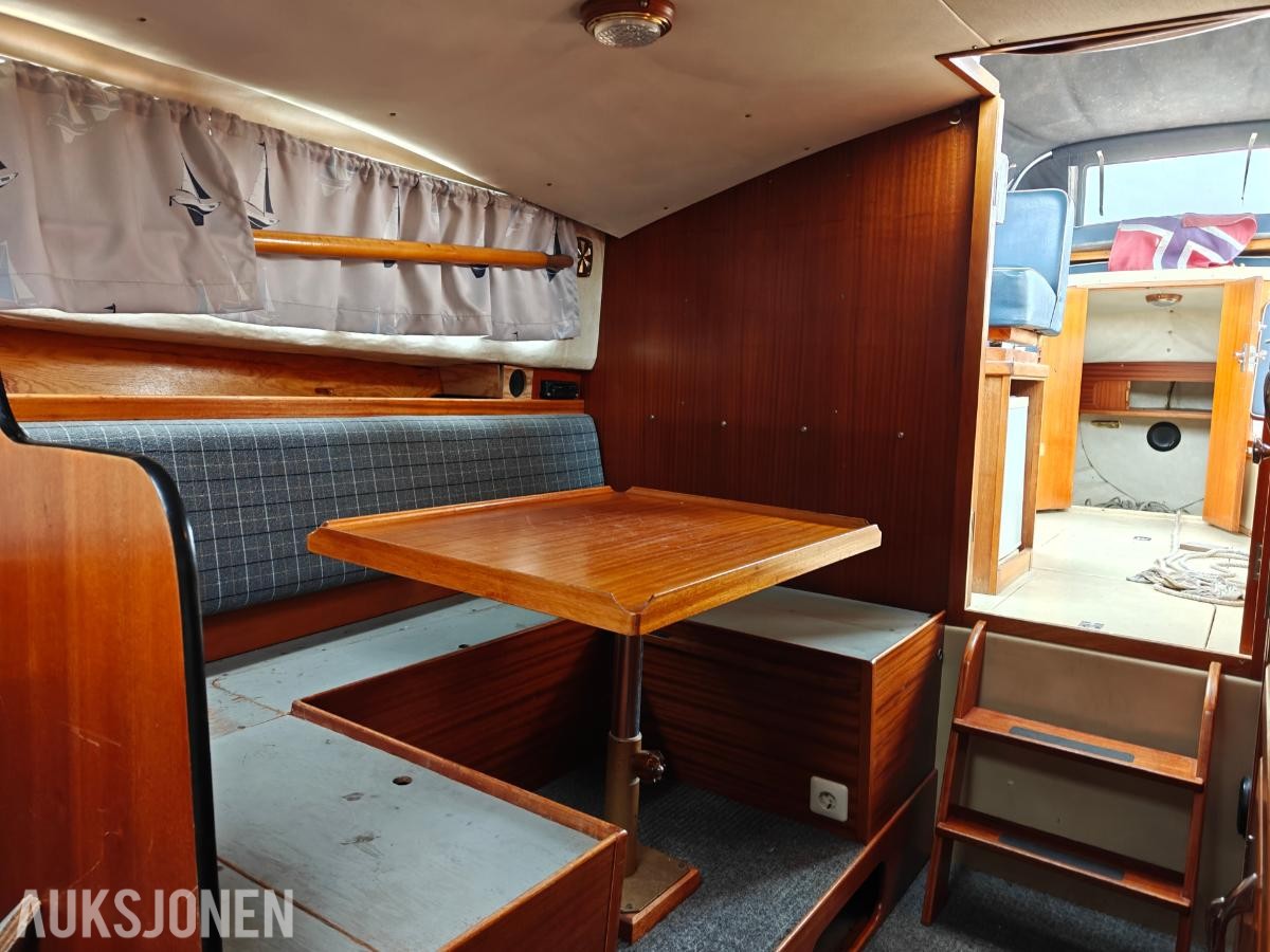 1975 Risør 27 med akter kabin