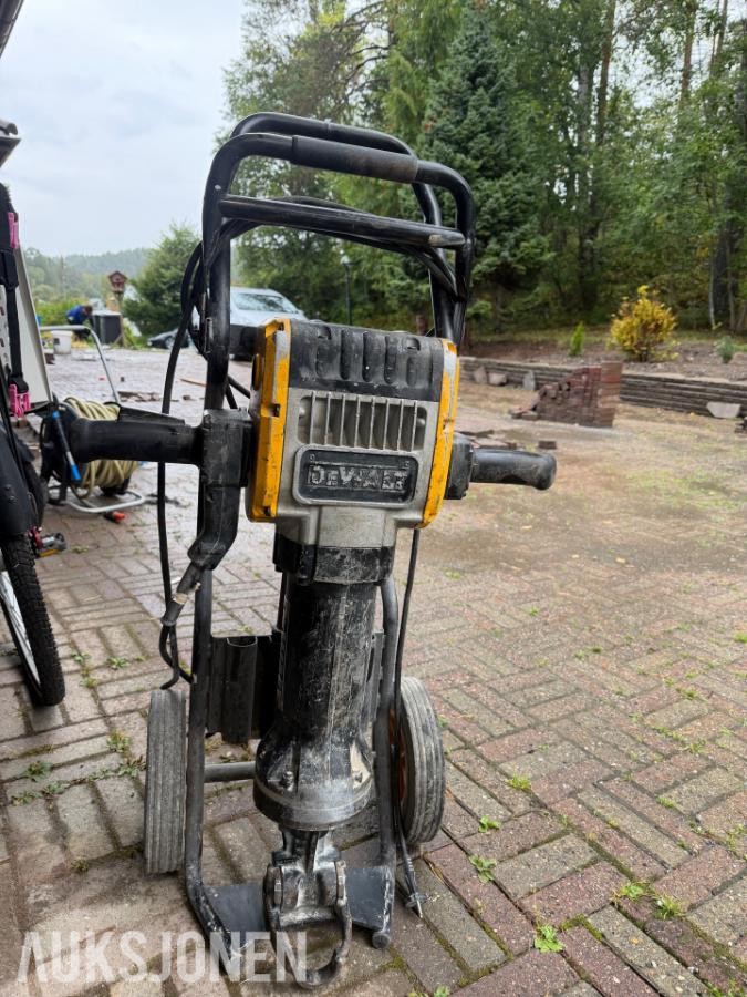 DeWALT D25981-QS 2100W / 62J – kraftig bruddhammer med tralle.