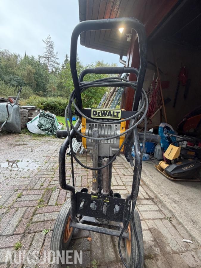 DeWALT D25981-QS 2100W / 62J – kraftig bruddhammer med tralle.