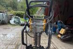 DeWALT D25981-QS 2100W / 62J – kraftig bruddhammer med tralle.