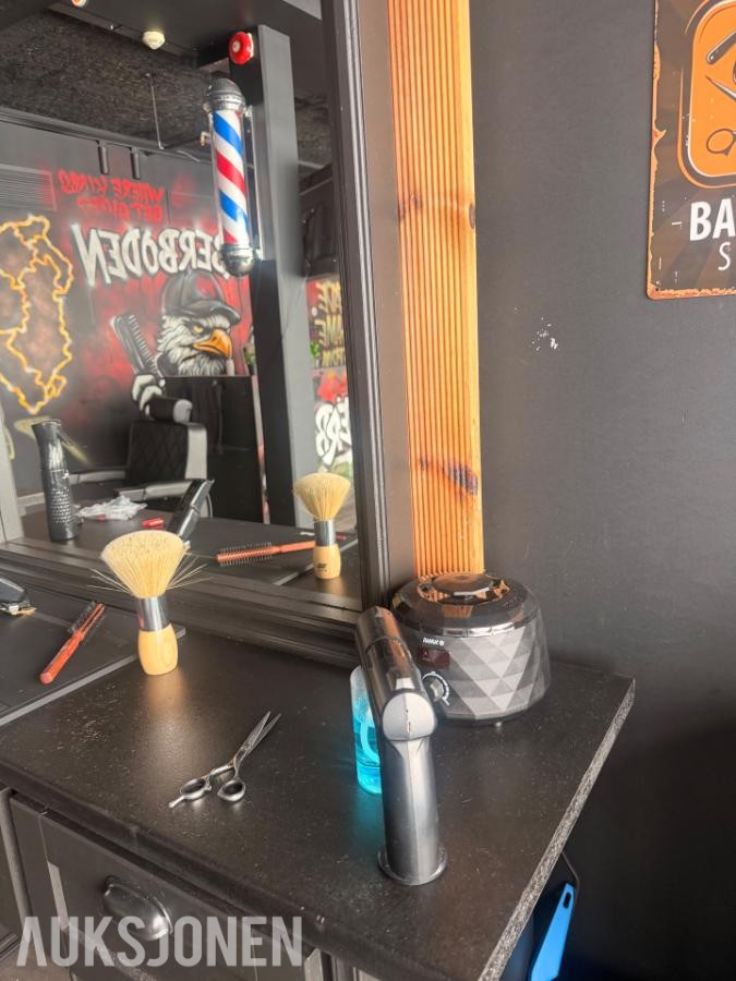 Salg av varebeholding og utstyr til barber-/frisørsalong