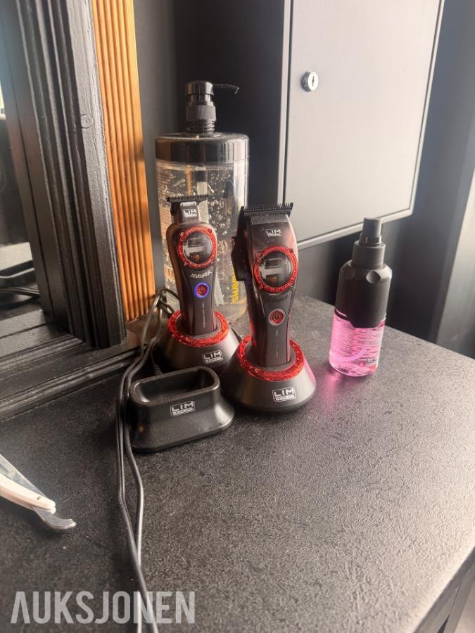 Salg av varebeholding og utstyr til barber-/frisørsalong