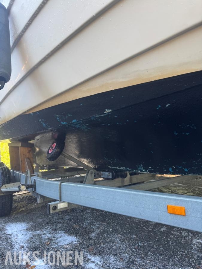 1982 Nidelv 24 båt med volvo penta md17d