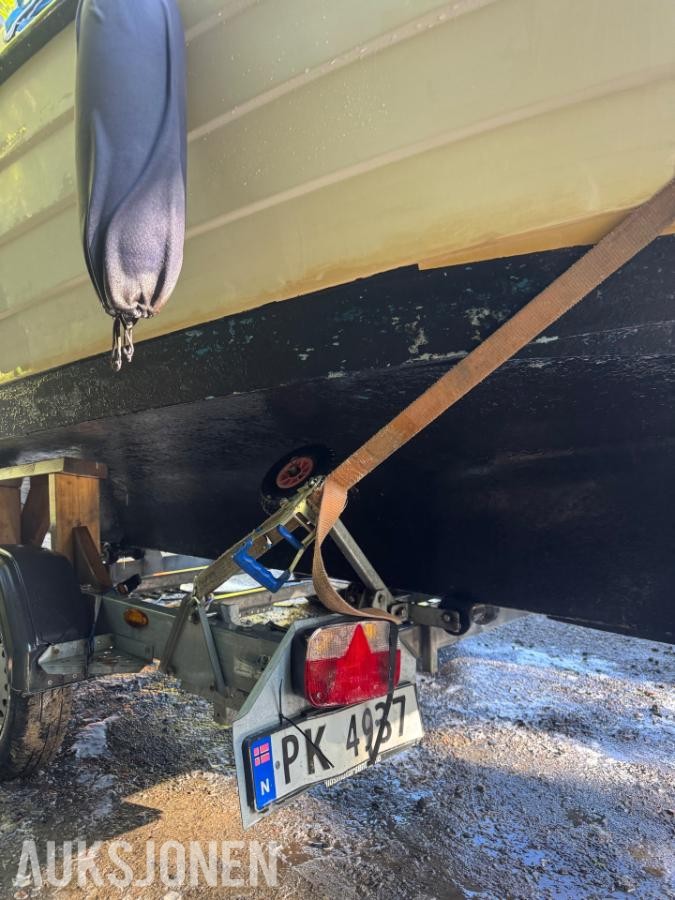 1982 Nidelv 24 båt med volvo penta md17d