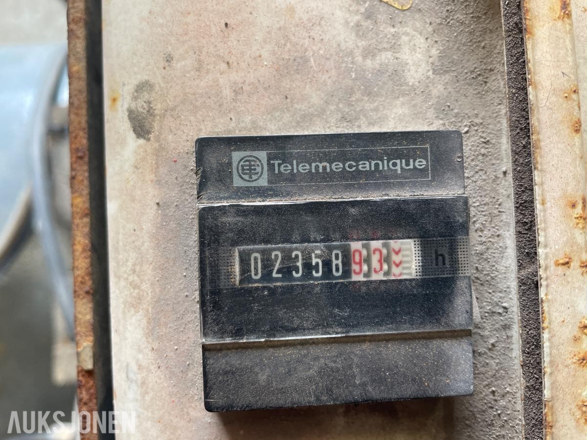 2017 Atlas Copco LF5 kompressor – 2358 timer