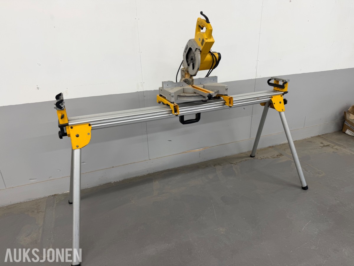 Dewalt 707 kapp og gjæresag m/ stativ og kabeltromel