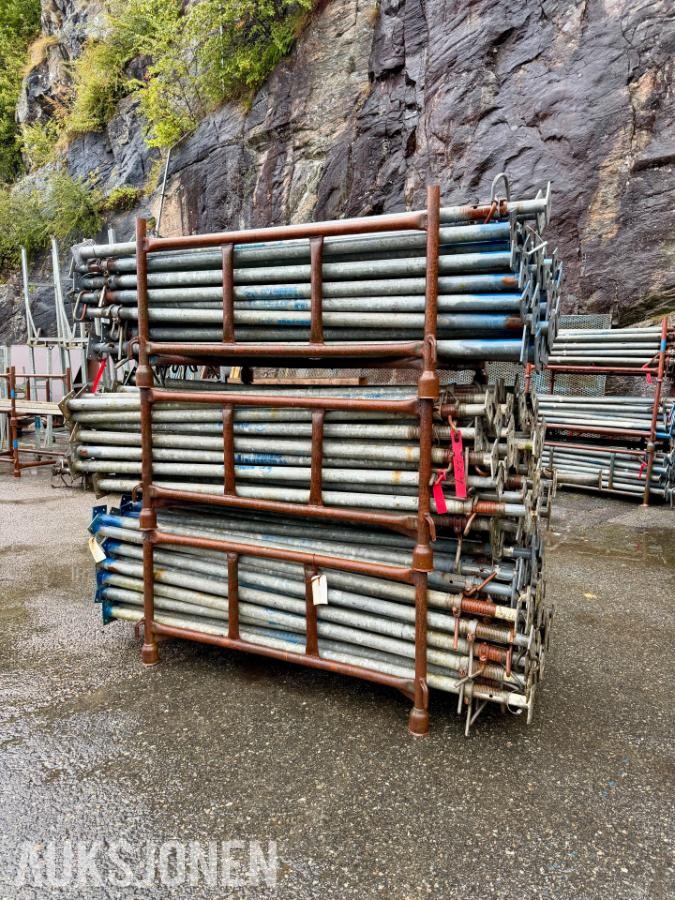Ca. 120 stk. dekkestøtter med transportkorger