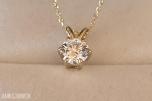 Eksklusivt 1,08 ct  IGI-diamantanheng i 14K gult gull (D/VVS2/Excellent)