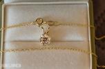 Eksklusivt 1,08 ct  IGI-diamantanheng i 14K gult gull (D/VVS2/Excellent)