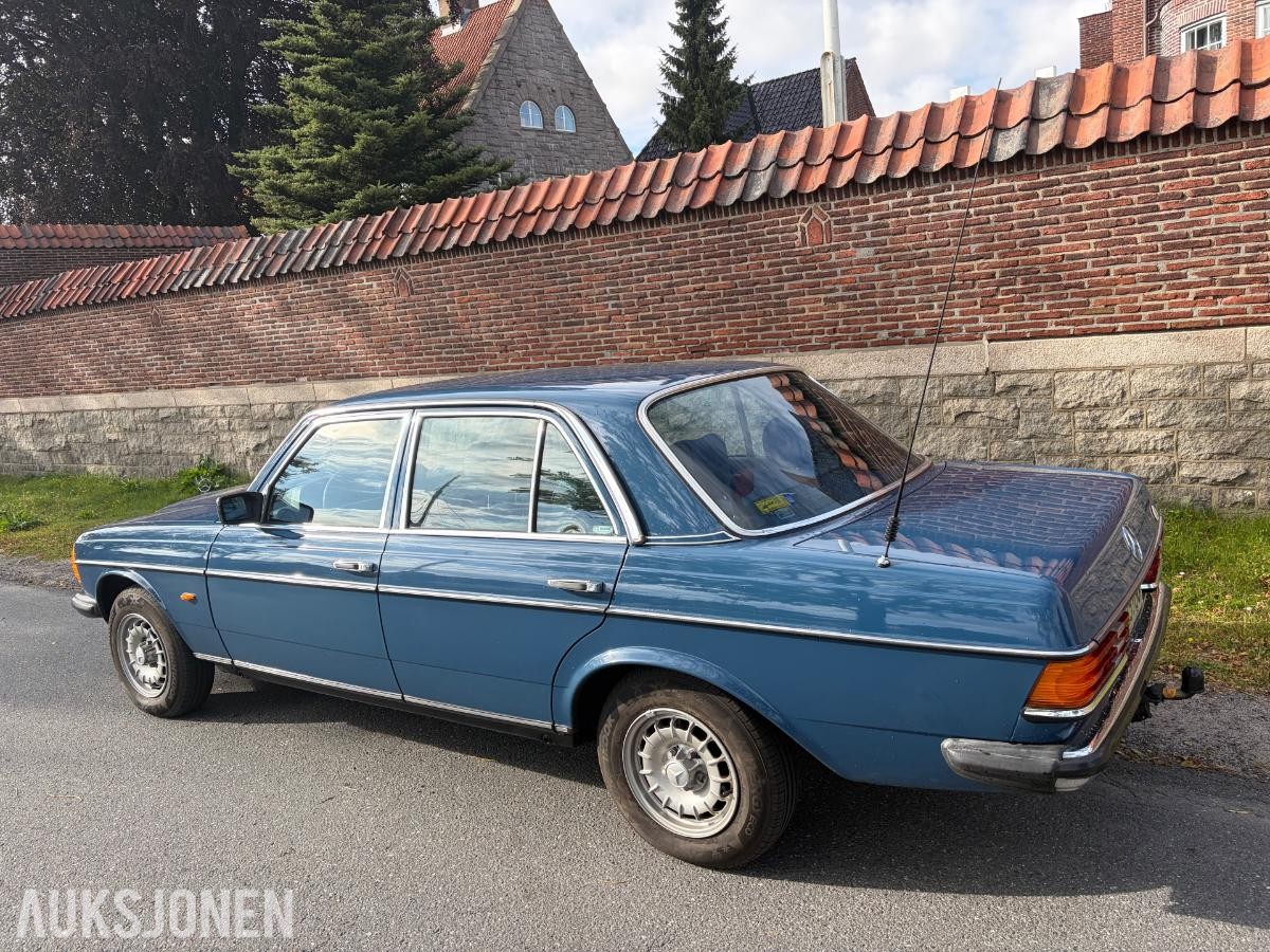 1981 Mercedes-Benz W123 hengerfeste soltak eu ok 08.2031         