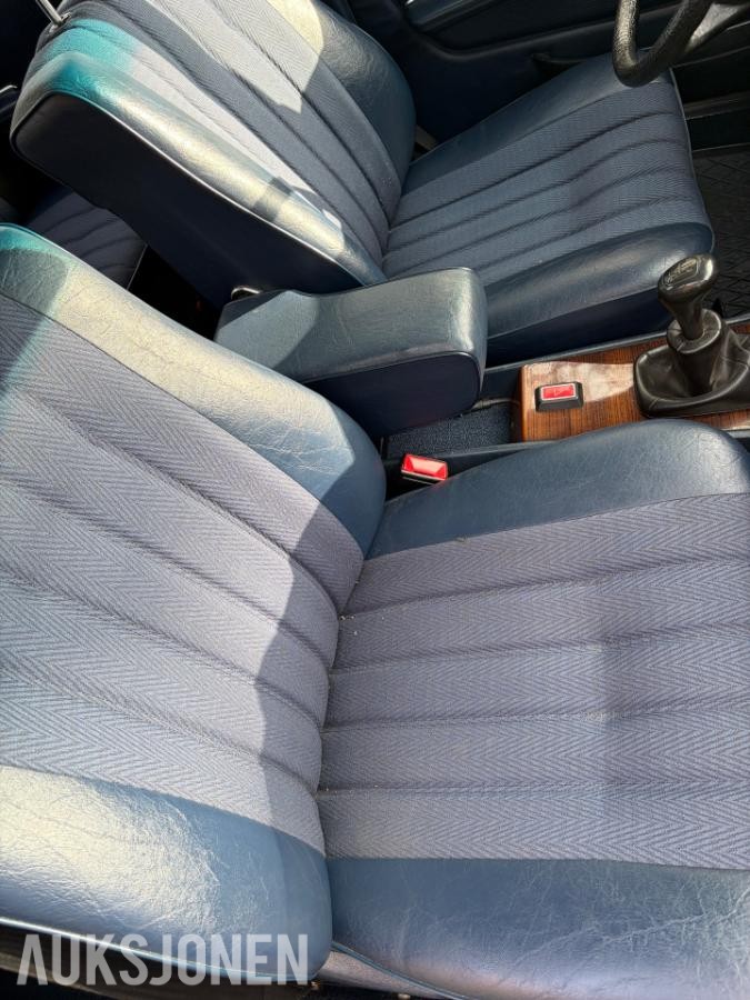 1981 Mercedes-Benz W123 hengerfeste soltak eu ok 08.2031         
