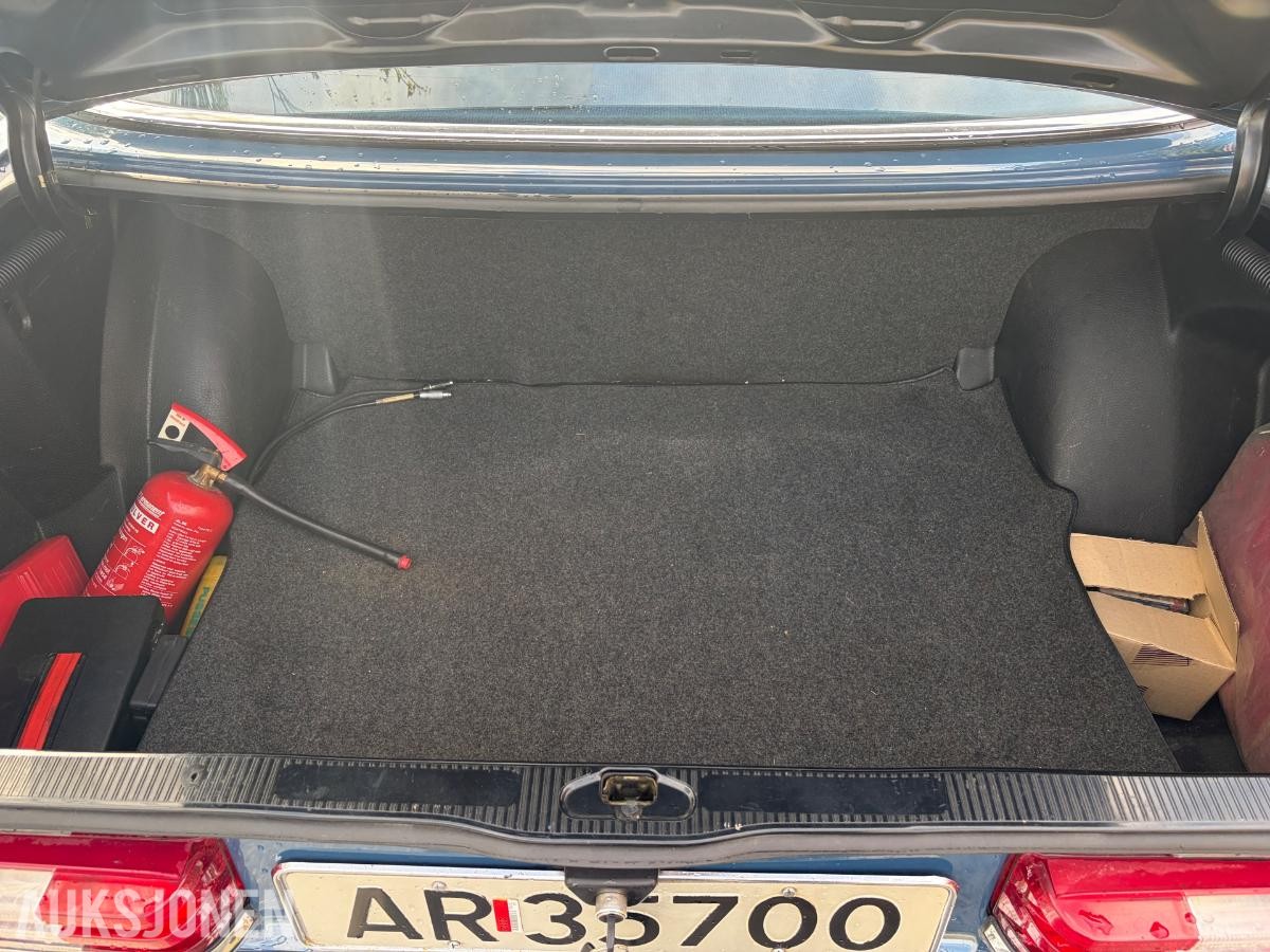 1981 Mercedes-Benz W123 hengerfeste soltak eu ok 08.2031         