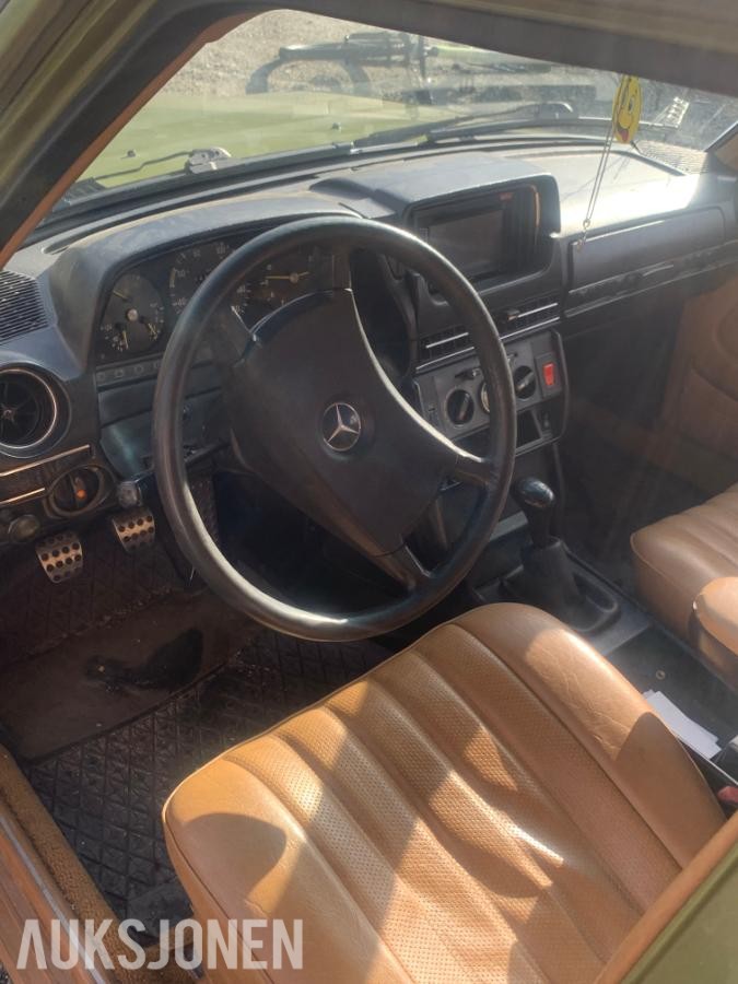 1982 Mercedes-Benz E-Klasse 2.4 eu ok 08.2028 653300km