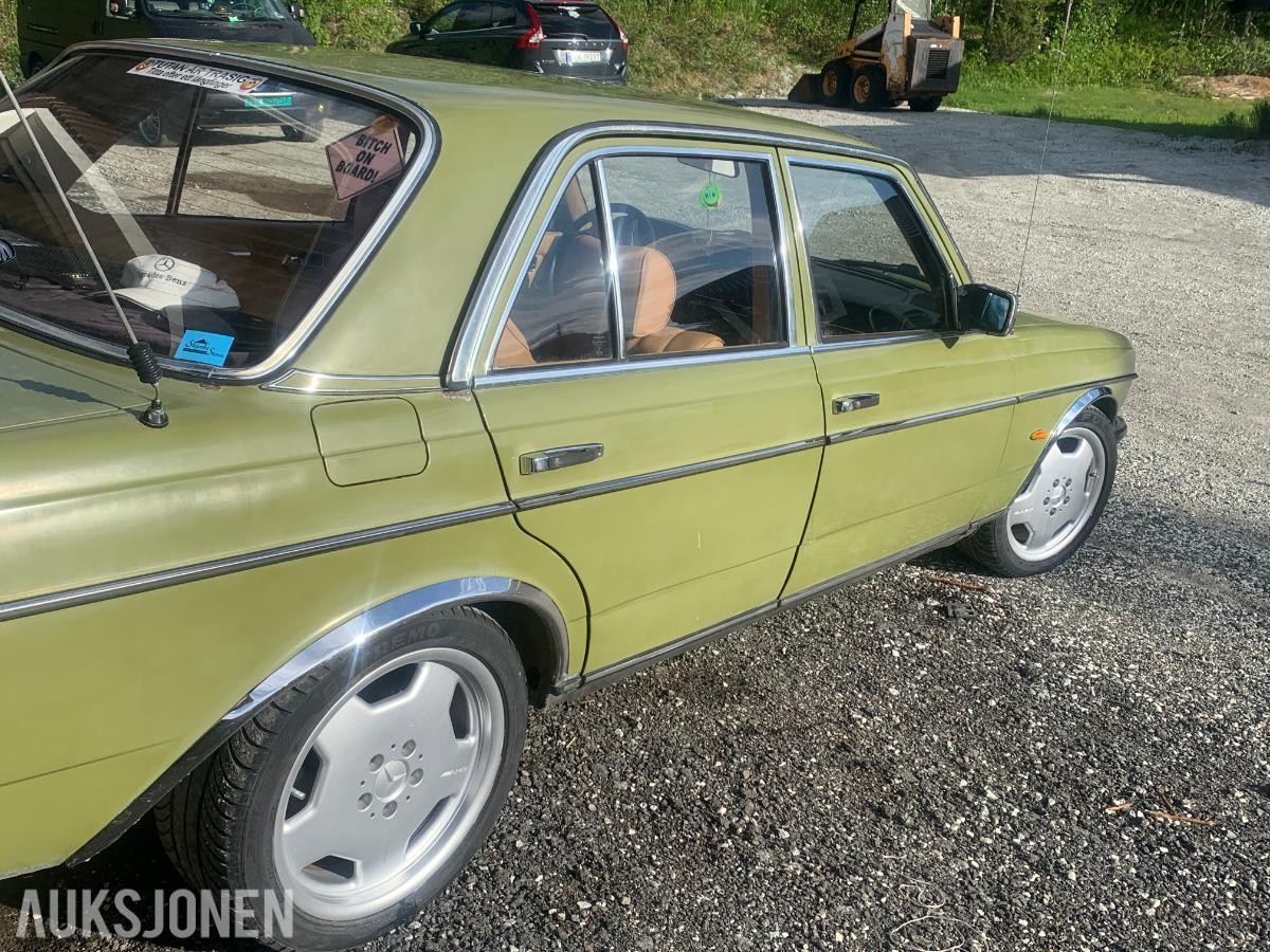 1982 Mercedes-Benz E-Klasse 2.4 eu ok 08.2028 653300km