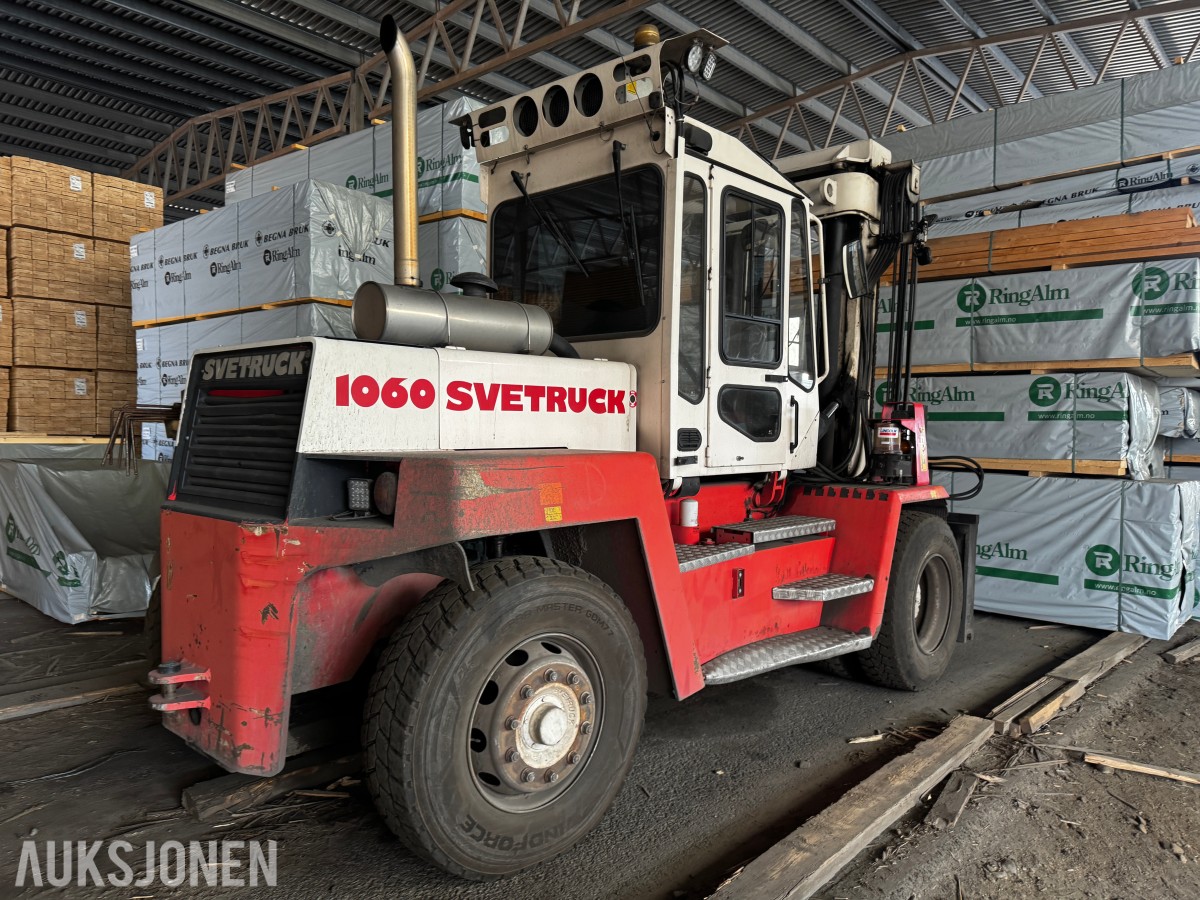 2010 Svetruck 1060 med 10 tonn løftekapasitet, spakstyring