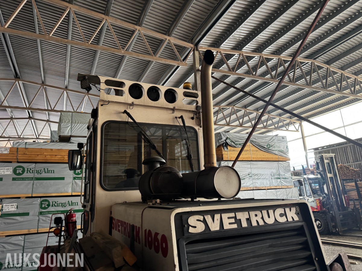 2010 Svetruck 1060 med 10 tonn løftekapasitet, spakstyring
