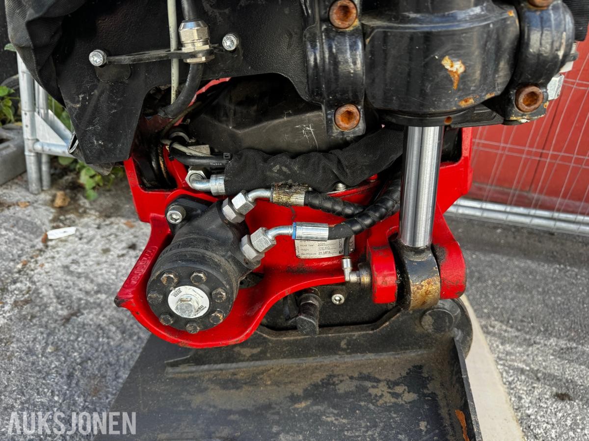 2025 Cat 305 CR Gravemaskin med Rototilt og 2 skuffer