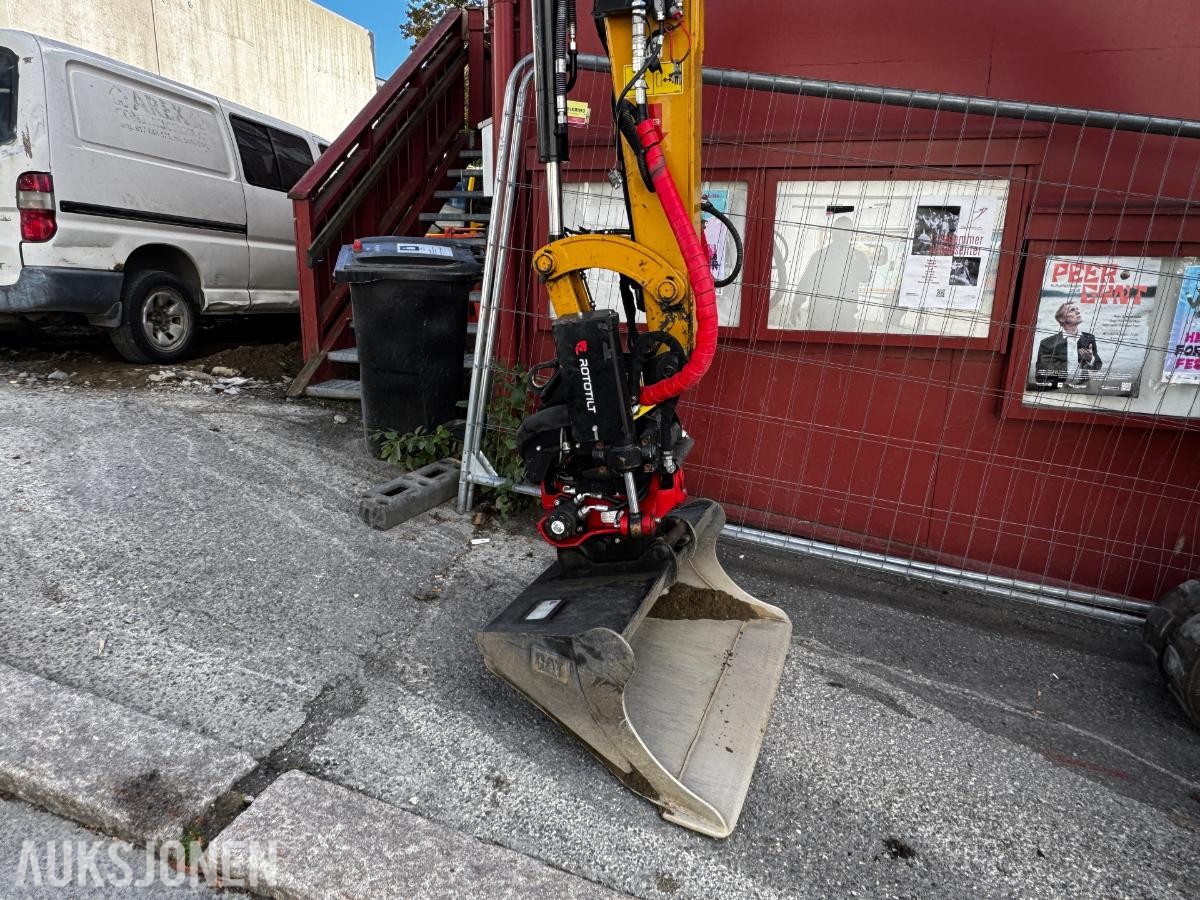 2025 Cat 305 CR Gravemaskin med Rototilt og 2 skuffer