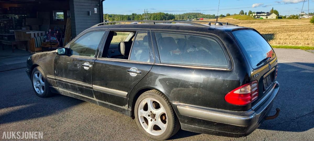 2001 Mercedes-Benz E220 CDI Automat, Delebil, Reparasjonsobjekt