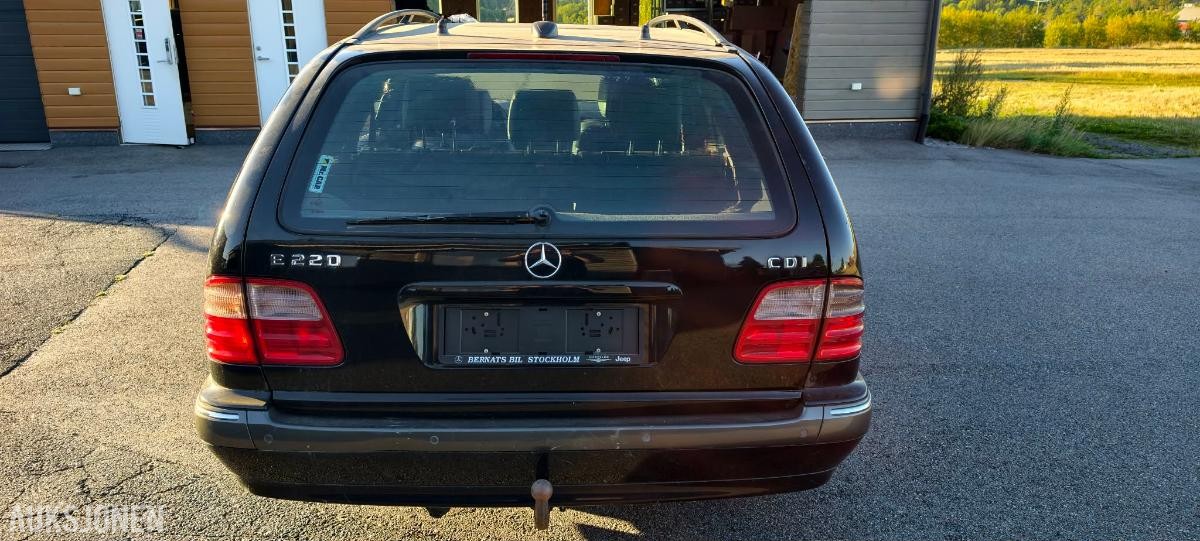 2001 Mercedes-Benz E220 CDI Automat, Delebil, Reparasjonsobjekt
