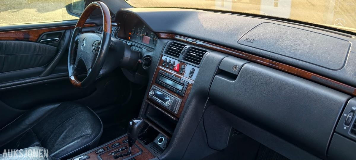2001 Mercedes-Benz E220 CDI Automat, Delebil, Reparasjonsobjekt