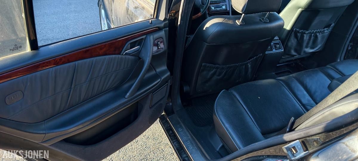 2001 Mercedes-Benz E220 CDI Automat, Delebil, Reparasjonsobjekt