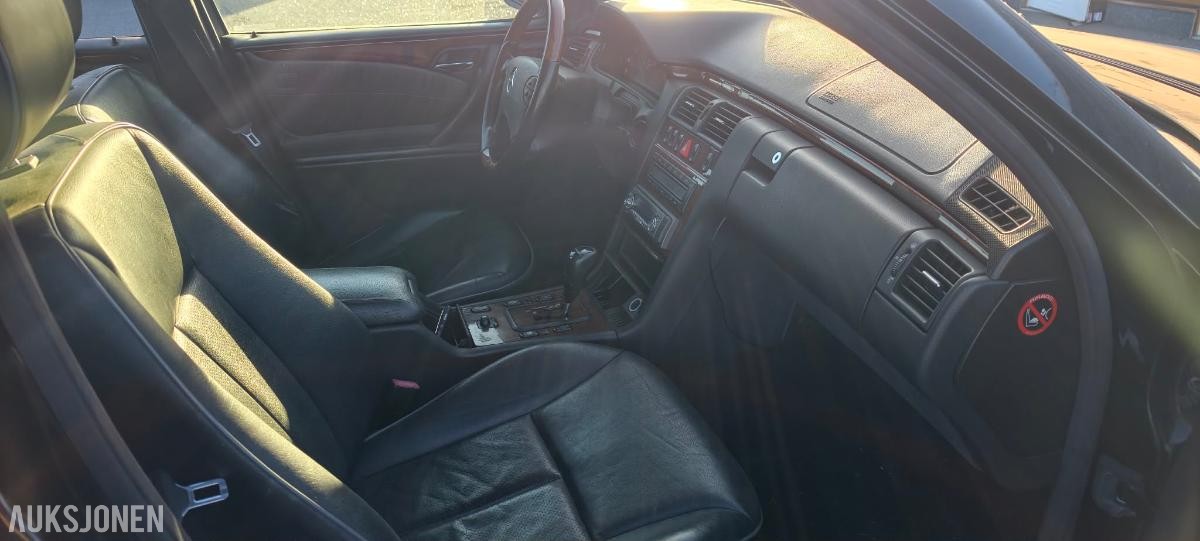 2001 Mercedes-Benz E220 CDI Automat, Delebil, Reparasjonsobjekt