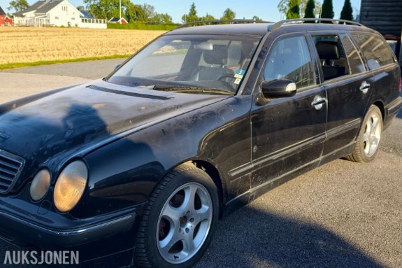2001 Mercedes-Benz E220 CDI Automat, Delebil, Reparasjonsobjekt 