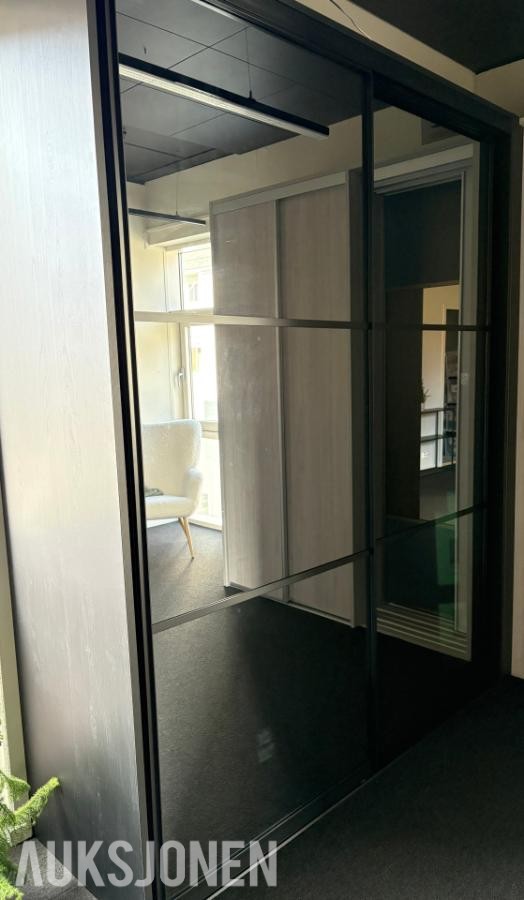 2024 Rival Skyvedørsgarderobe