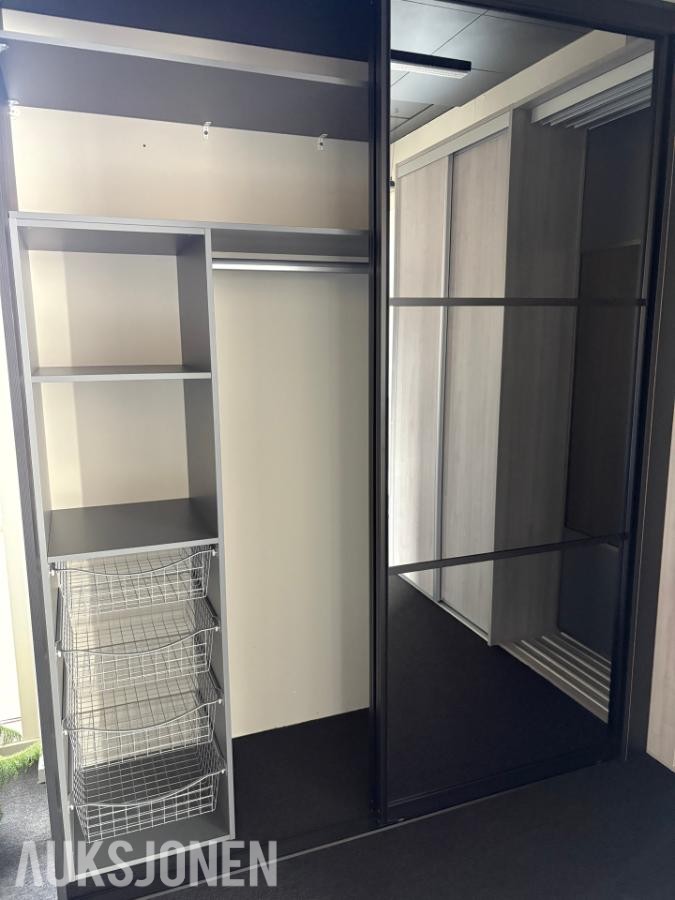 2024 Rival Skyvedørsgarderobe