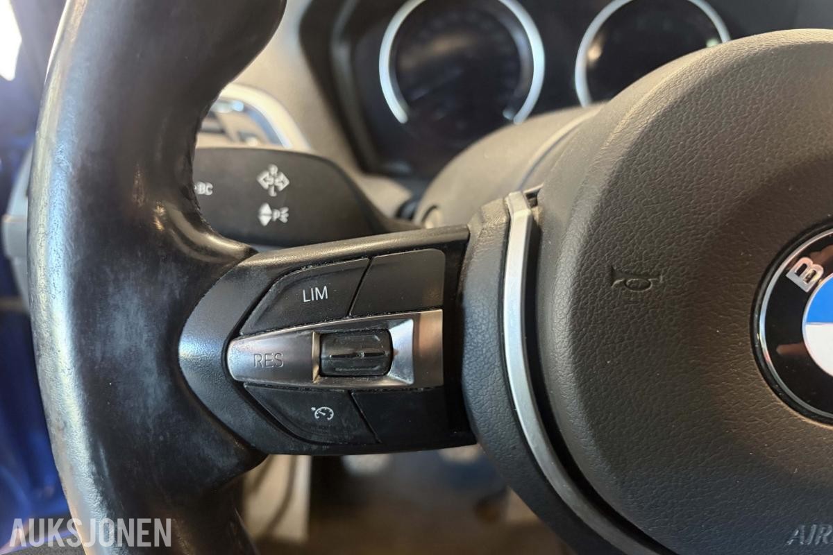 2017 BMW 118i M SPORT MANUELL KJØRESKOLEBIL HENGERFESTE SKINN LED