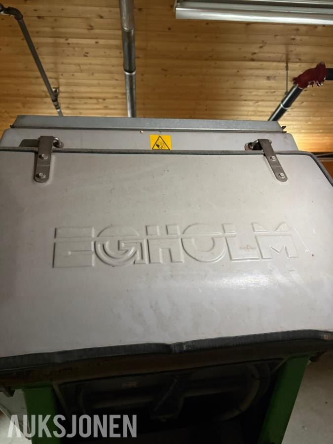 Egholm feie-/sugeanlegg FS2100 – oppsamler, sugeslange og forkoster FS2100