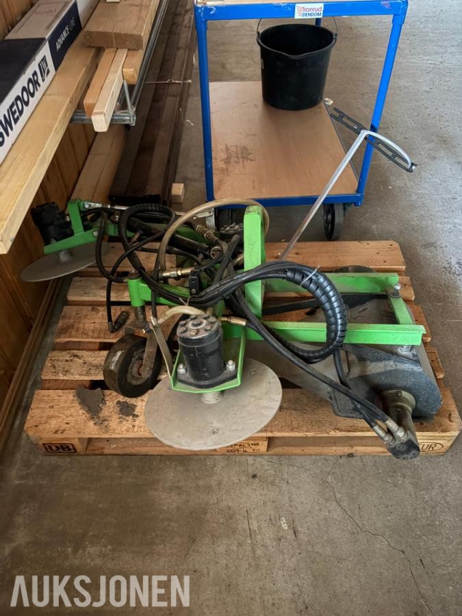 Egholm feie-/sugeanlegg FS2100 – oppsamler, sugeslange og forkoster FS2100