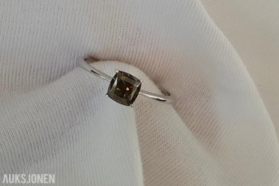 1.02CT ENSTENS DIAMANTANRING I 14K GULL. HELT NATURLIG DIAMANT! TAKSTBREV OG SERTIFIKAT!