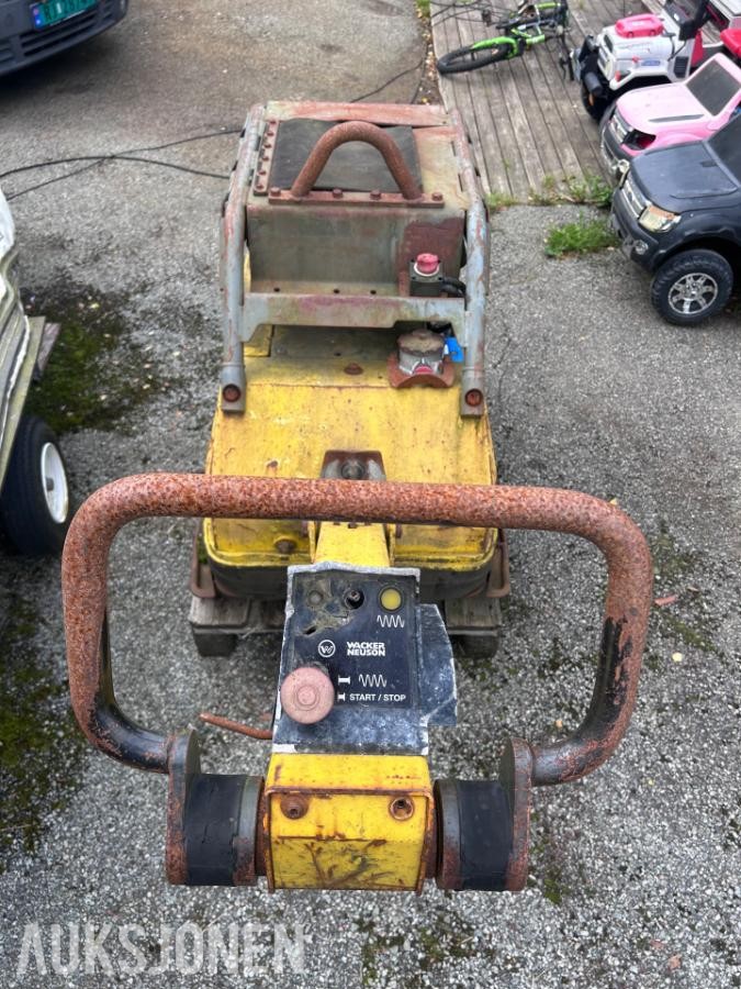 2010 Wacker Neuson DPU 100-70LE Vibroplate