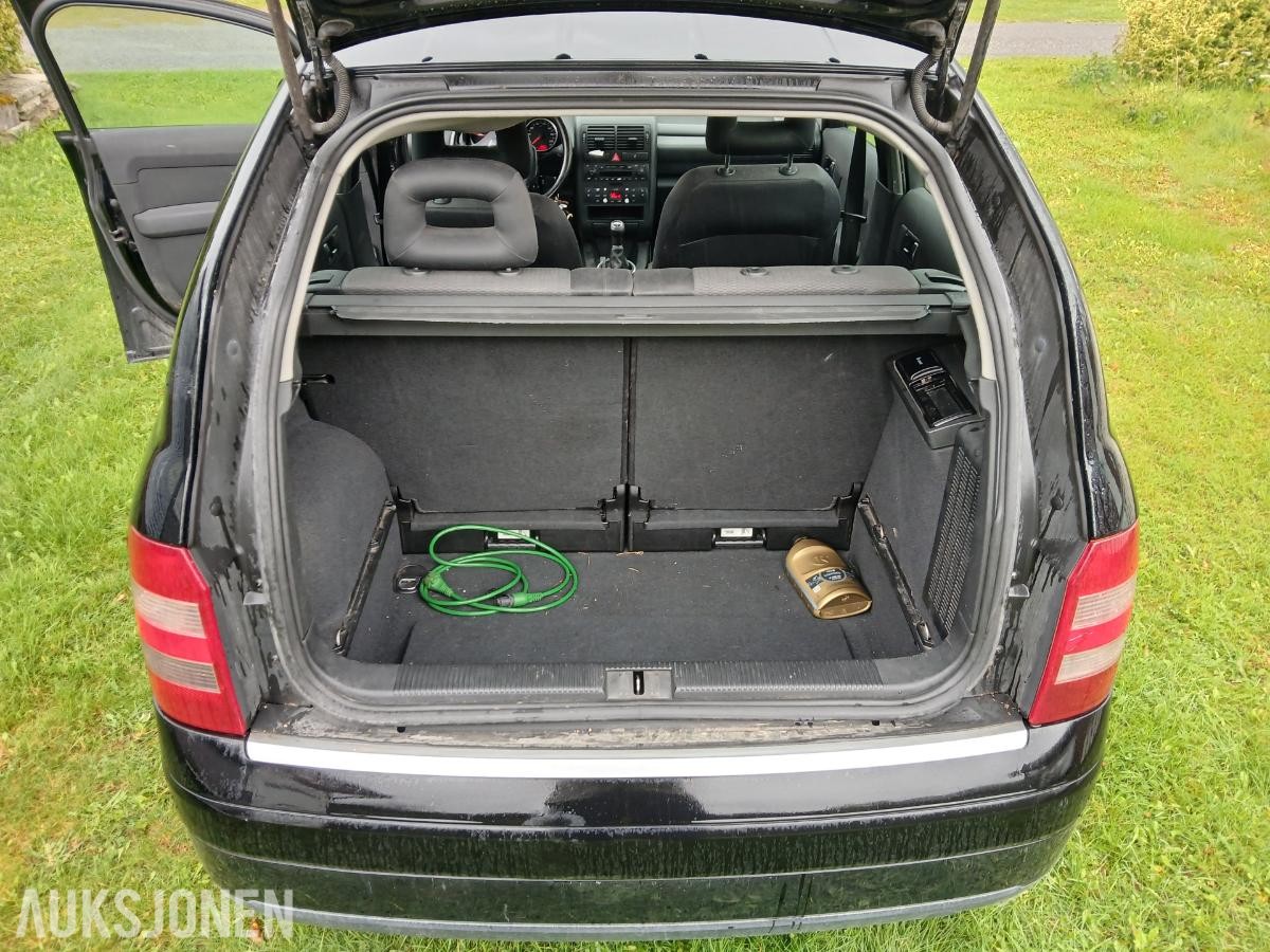 2003 Audi A2 1.4 75hk manuell motorvarmer