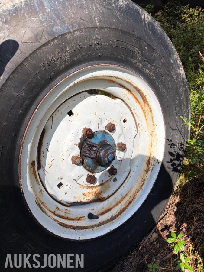 1978 Ford 4600 TRAKTOR -  SKJÆR KJETTINGER - MVA FRI