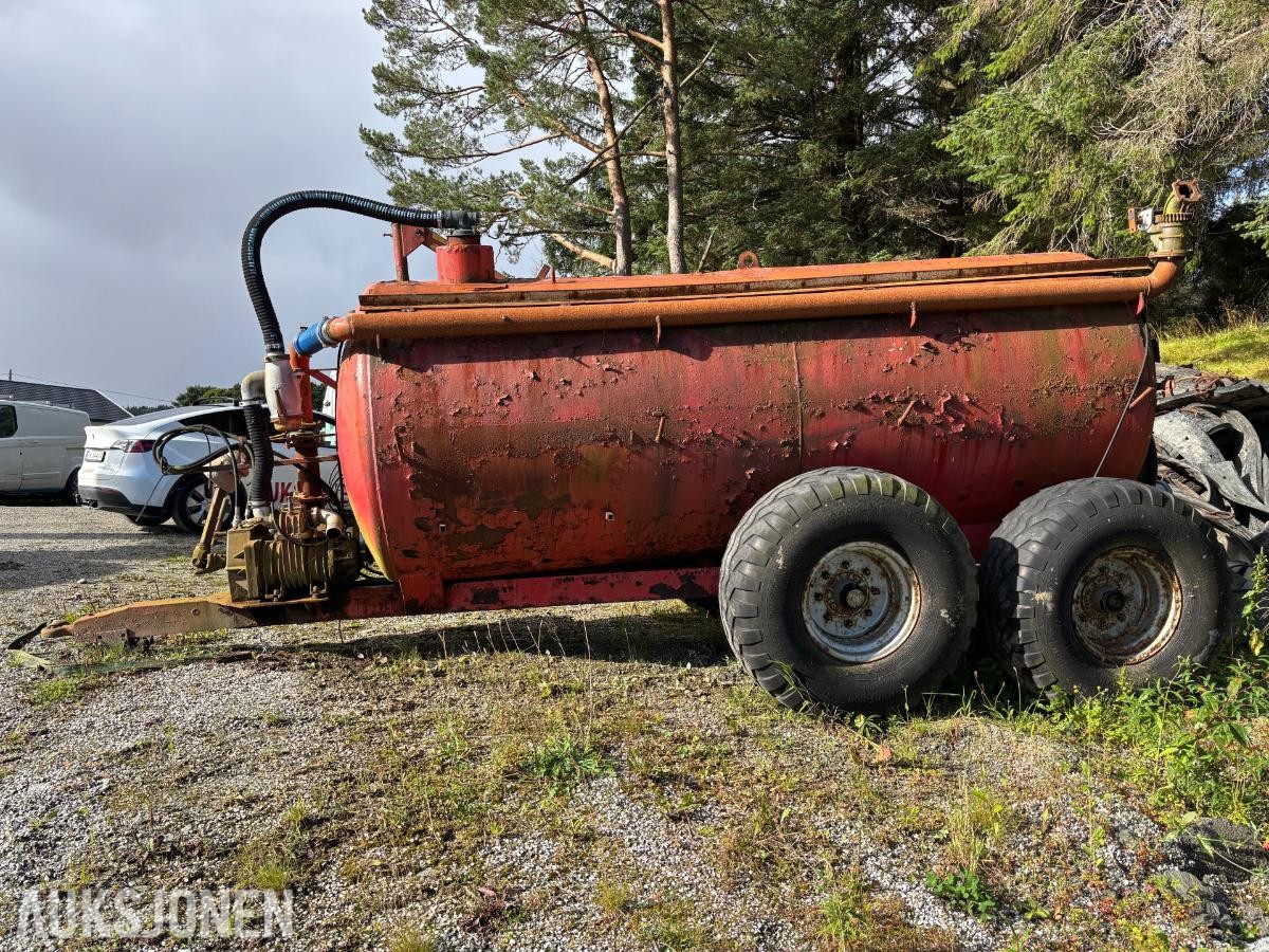 1984 Tankvogn til Traktor Julia 84 - Jurop Pumpe