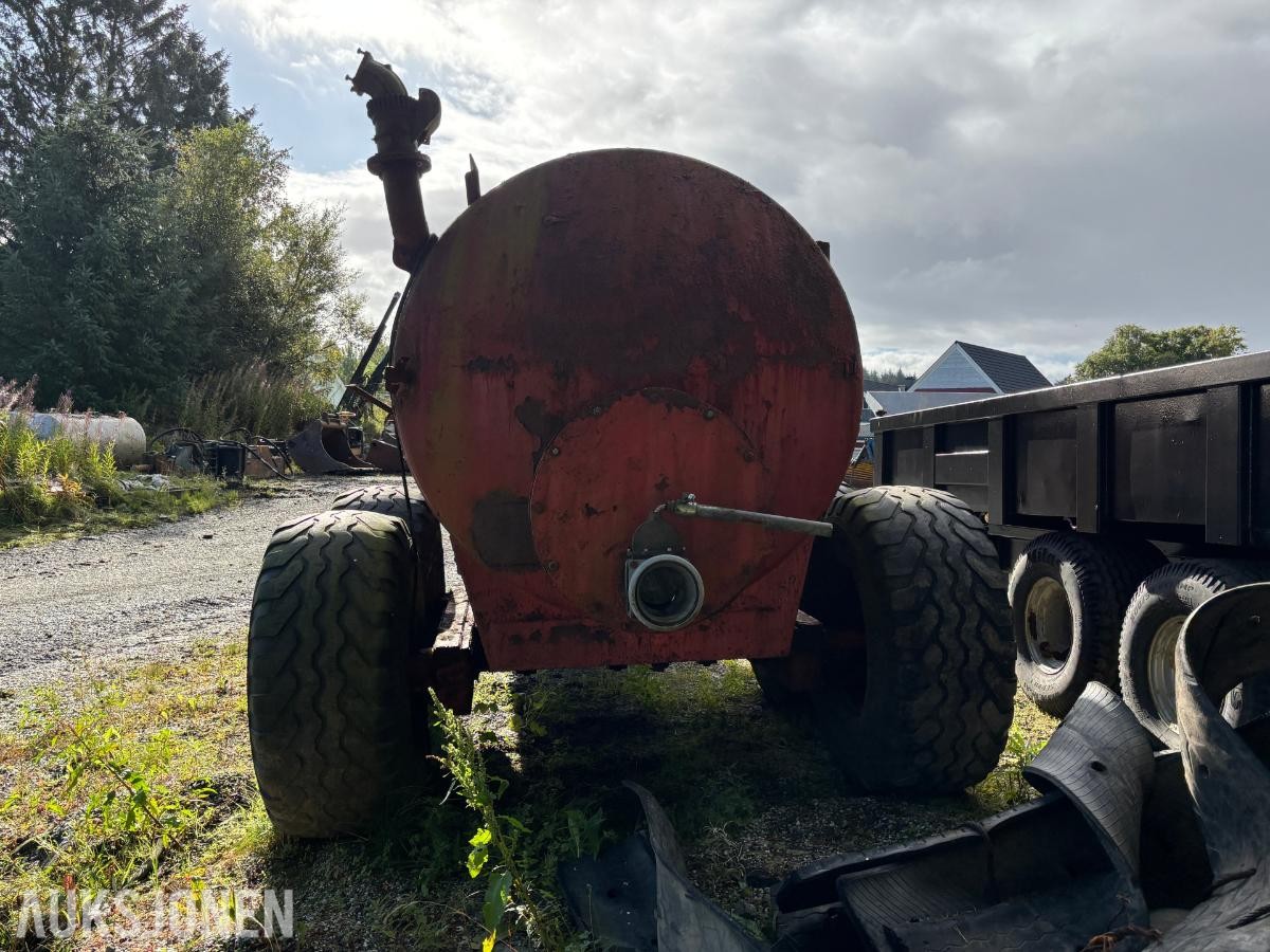 1984 Tankvogn til Traktor Julia 84 - Jurop Pumpe