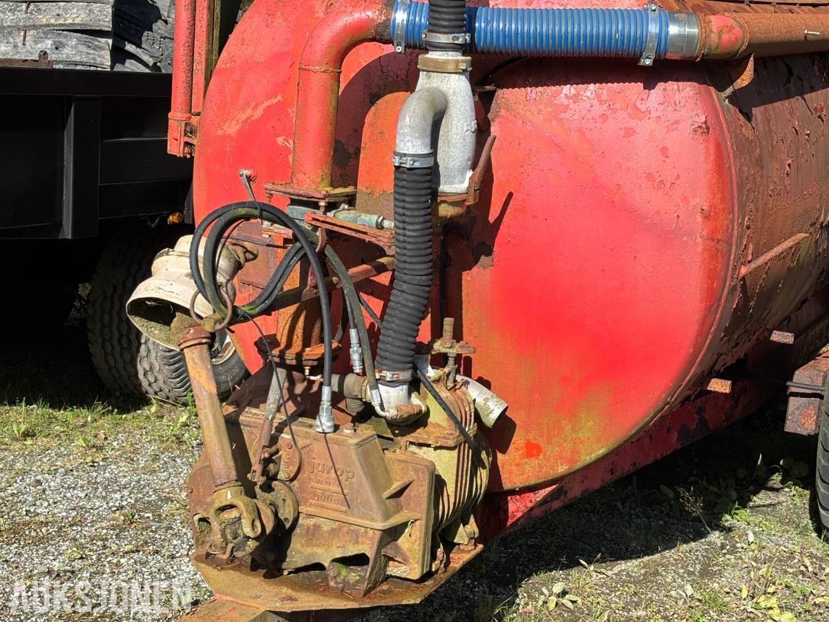1984 Tankvogn til Traktor Julia 84 - Jurop Pumpe