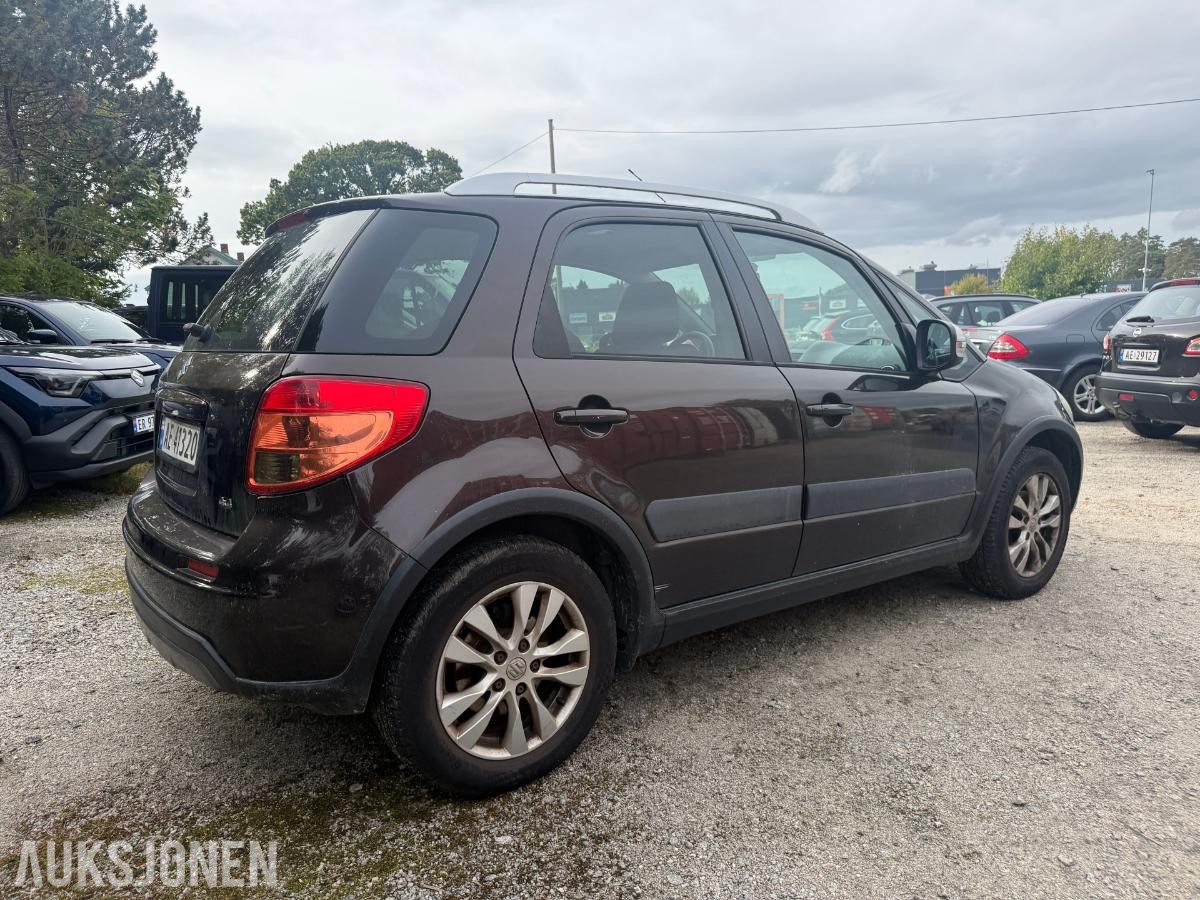 2014 Suzuki SX4 1.6-120 4X4, 185511km.