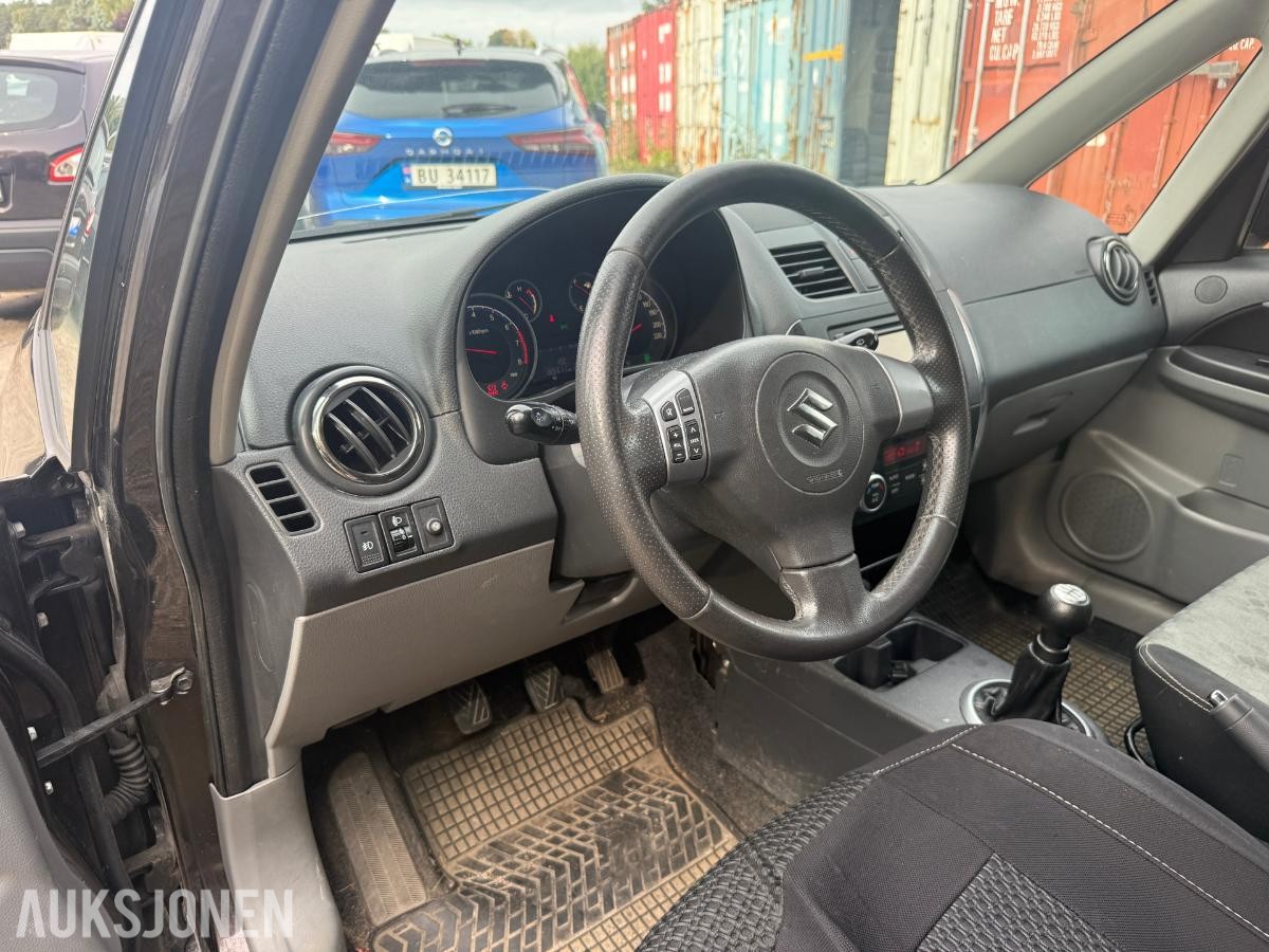 2014 Suzuki SX4 1.6-120 4X4, 185511km.