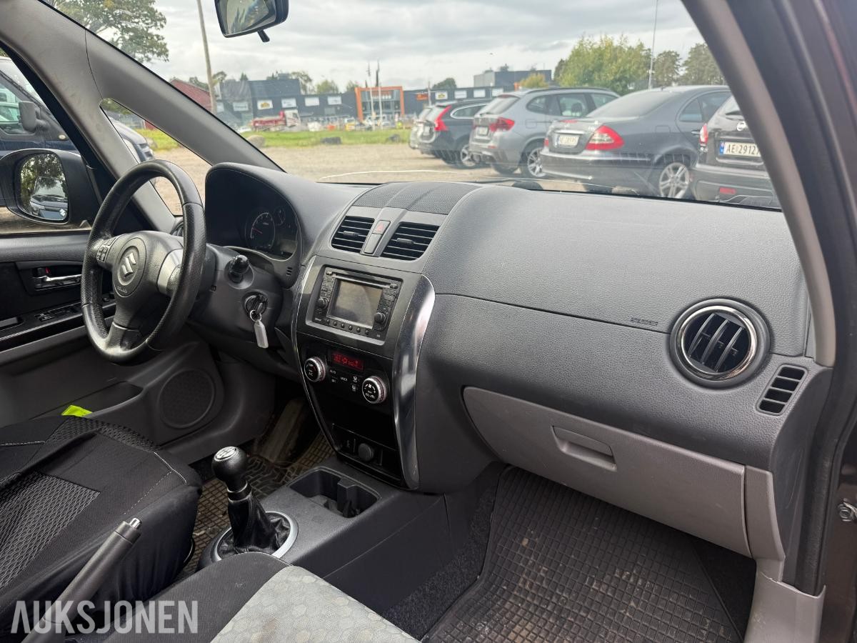 2014 Suzuki SX4 1.6-120 4X4, 185511km.