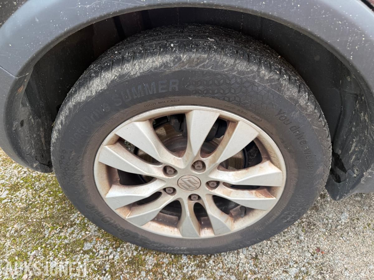 2014 Suzuki SX4 1.6-120 4X4, 185511km.