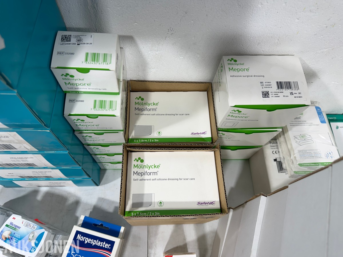 Parti med bandasjemateriell, plaster og medisinsk forbruksmateriell